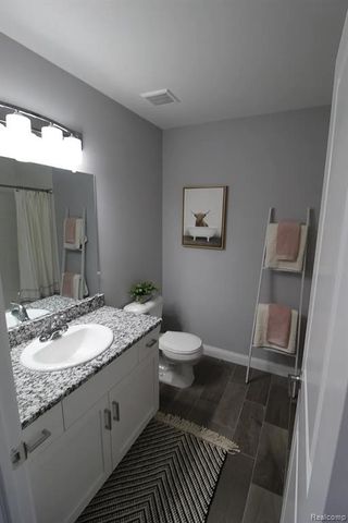 29451-29515 Hoover Rd, Warren, MI 48093