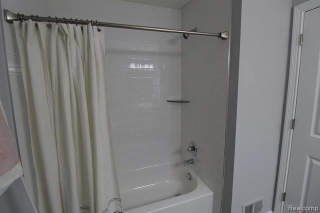 29451-29515 Hoover Rd, Warren, MI 48093