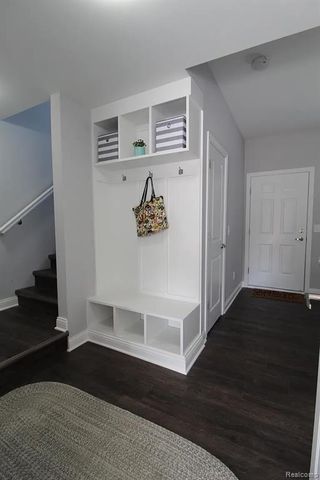 29451-29515 Hoover Rd, Warren, MI 48093