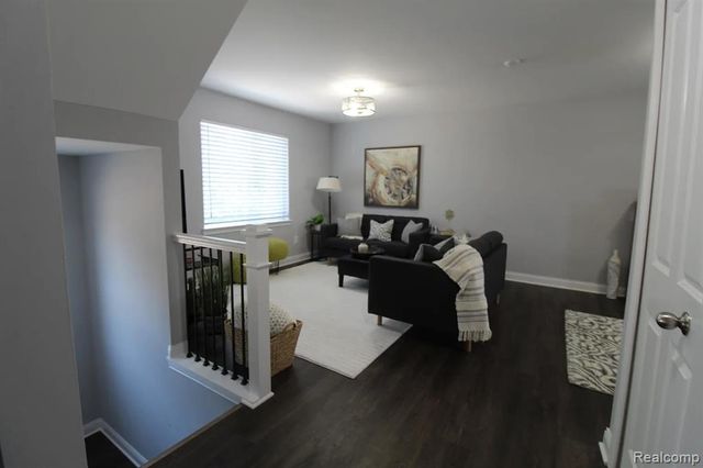 29451-29515 Hoover Rd, Warren, MI 48093