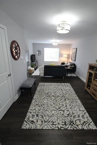 29451-29515 Hoover Rd, Warren, MI 48093