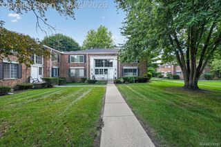 629 E Fox Hills Drive 44, Bloomfield Hills, MI 48304