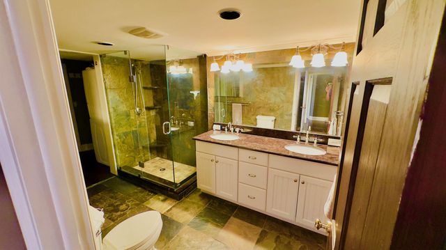 102 Half Moon Circle F2, Hypoluxo, FL 33462