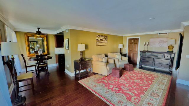 102 Half Moon Circle F2, Hypoluxo, FL 33462