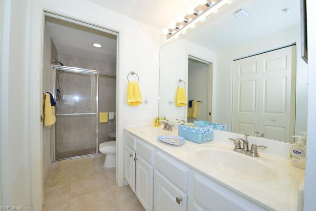 10000 Maddox LN 125, Bonita Springs, FL 34135