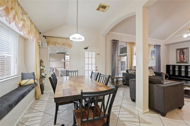 5011 Lakeside Court, Pasadena, TX 77504