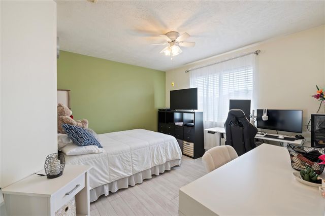 5011 Lakeside Court, Pasadena, TX 77504