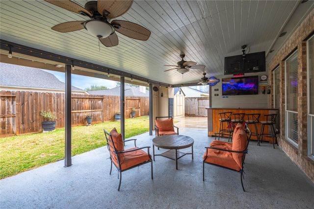 5011 Lakeside Court, Pasadena, TX 77504