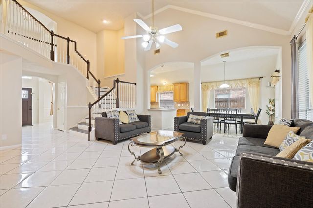 5011 Lakeside Court, Pasadena, TX 77504