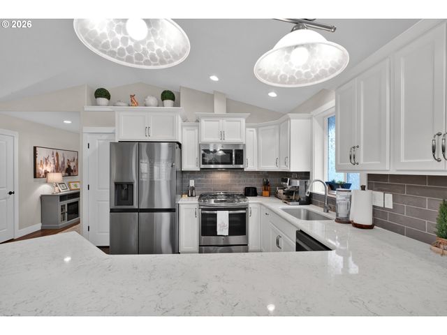 1810 Ne ALAMEDA Ave, Roseburg, OR 97470