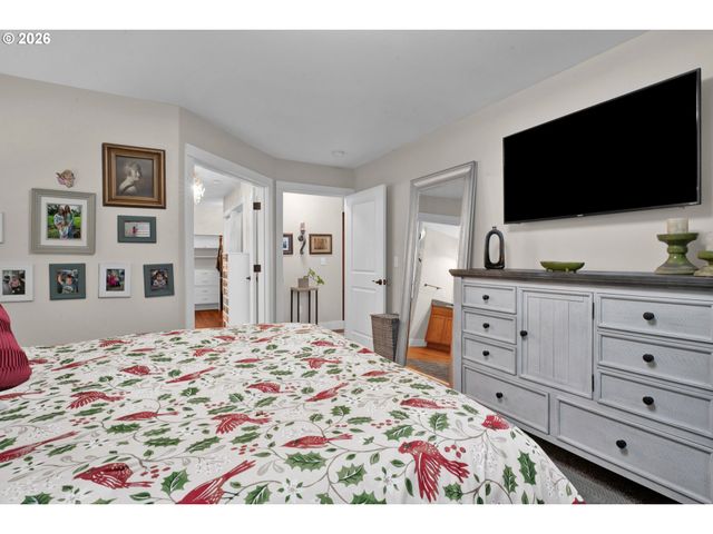 1810 Ne ALAMEDA Ave, Roseburg, OR 97470