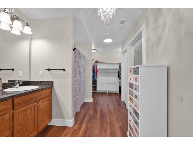 1810 Ne ALAMEDA Ave, Roseburg, OR 97470