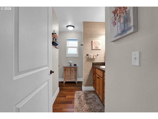 1810 Ne ALAMEDA Ave, Roseburg, OR 97470