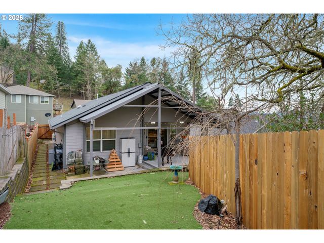 1810 Ne ALAMEDA Ave, Roseburg, OR 97470