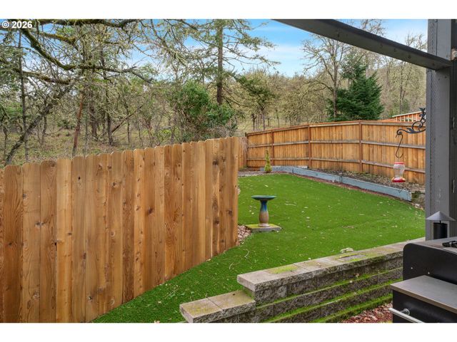 1810 Ne ALAMEDA Ave, Roseburg, OR 97470