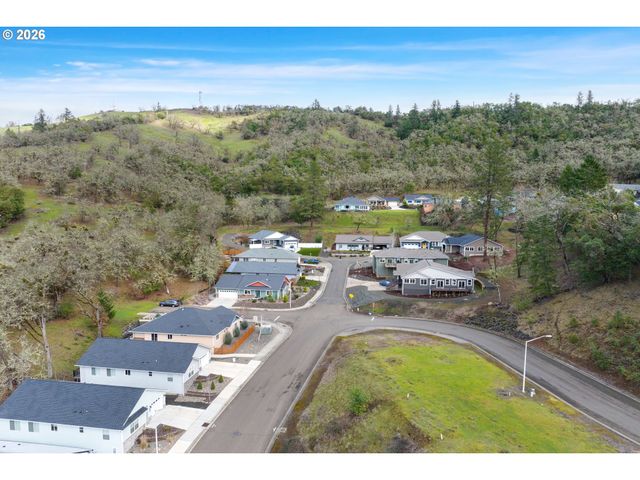 1810 Ne ALAMEDA Ave, Roseburg, OR 97470