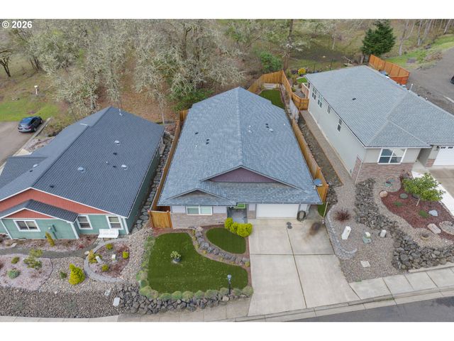 1810 Ne ALAMEDA Ave, Roseburg, OR 97470
