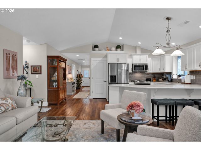 1810 Ne ALAMEDA Ave, Roseburg, OR 97470