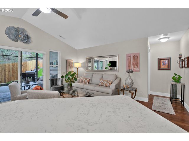 1810 Ne ALAMEDA Ave, Roseburg, OR 97470