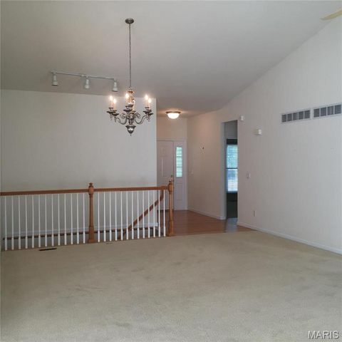 16 BAYSWATER Road, St Louis, MO 63128