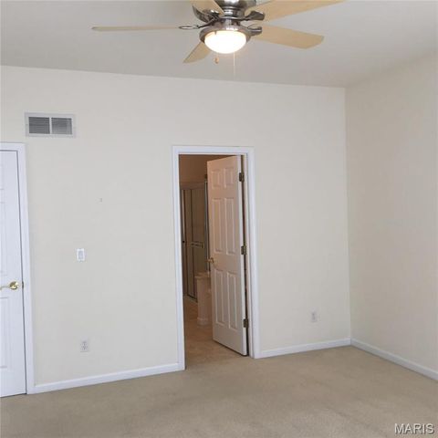 16 BAYSWATER Road, St Louis, MO 63128