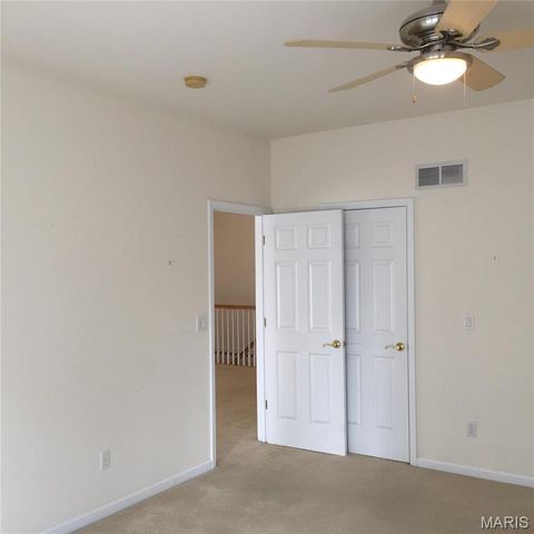 16 BAYSWATER Road, St Louis, MO 63128