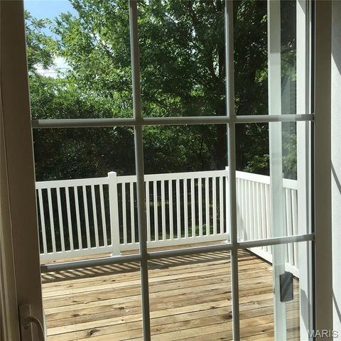 16 BAYSWATER Road, St Louis, MO 63128