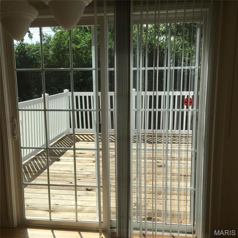 16 BAYSWATER Road, St Louis, MO 63128