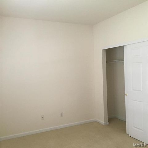 16 BAYSWATER Road, St Louis, MO 63128