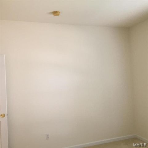 16 BAYSWATER Road, St Louis, MO 63128