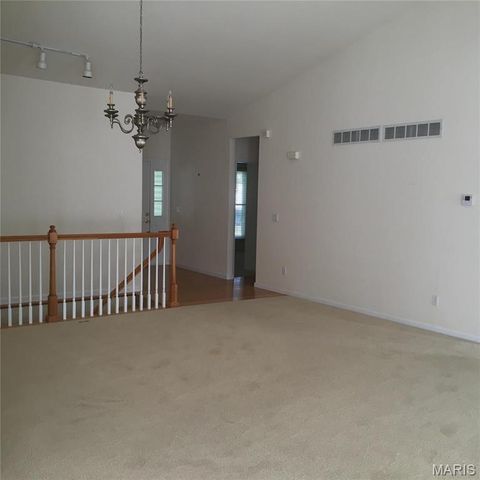 16 BAYSWATER Road, St Louis, MO 63128