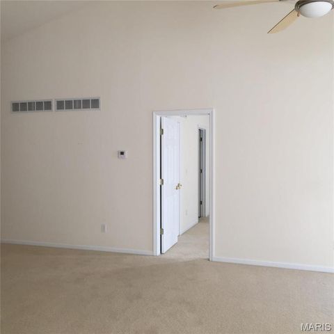 16 BAYSWATER Road, St Louis, MO 63128