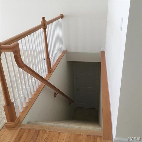 16 BAYSWATER Road, St Louis, MO 63128