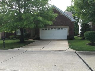 16 BAYSWATER Road, St Louis, MO 63128