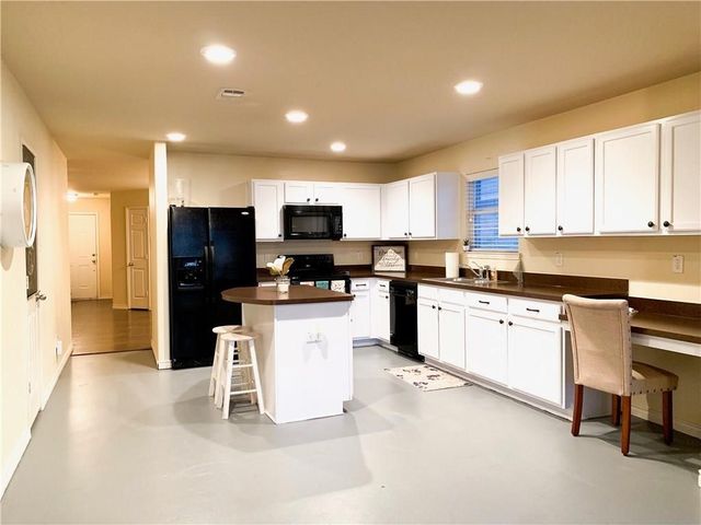 8832 Elk Creek Lane, Fort Worth, TX 76123