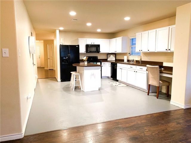 8832 Elk Creek Lane, Fort Worth, TX 76123