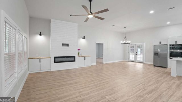 2021 Sparrow Lane, Blackshear, GA 31516
