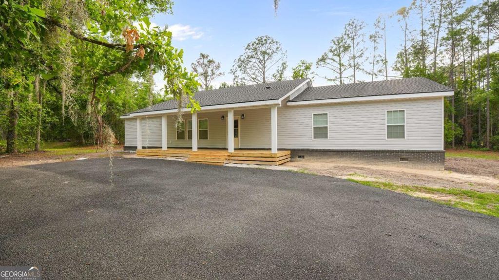 2021 Sparrow Lane, Blackshear, GA 31516