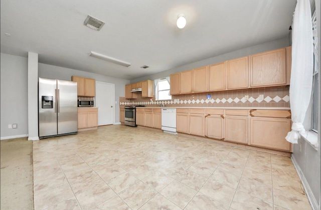 4927 Bentonite Boulevard, Baytown, TX 77521