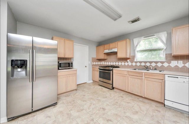 4927 Bentonite Boulevard, Baytown, TX 77521