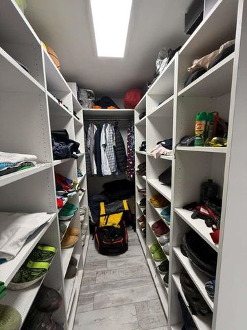 13499 Biscayne Blvd 1414, North Miami, FL 33181