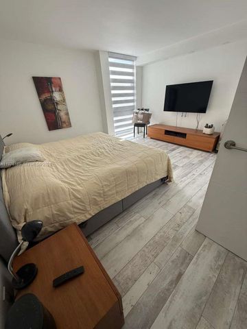 13499 Biscayne Blvd 1414, North Miami, FL 33181