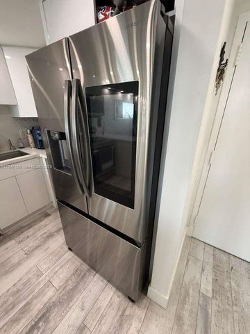 13499 Biscayne Blvd 1414, North Miami, FL 33181