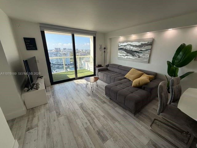 13499 Biscayne Blvd 1414, North Miami, FL 33181