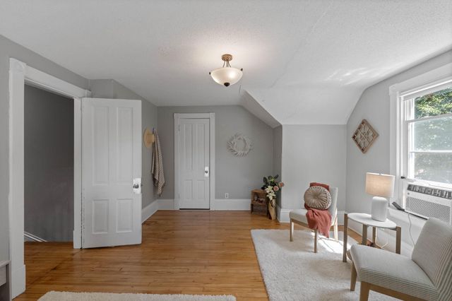 633 Kent Street, Saint Paul, MN 55103