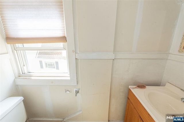 98 Westville Avenue, Caldwell, NJ 07006
