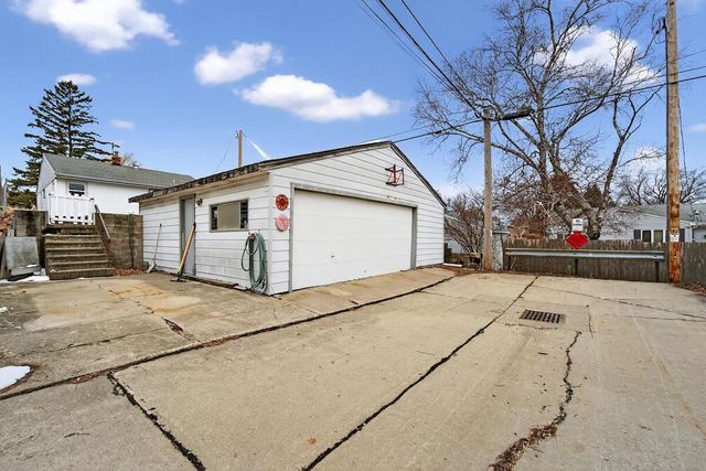 4168 S Kingan AVENUE, Saint Francis, WI 53235