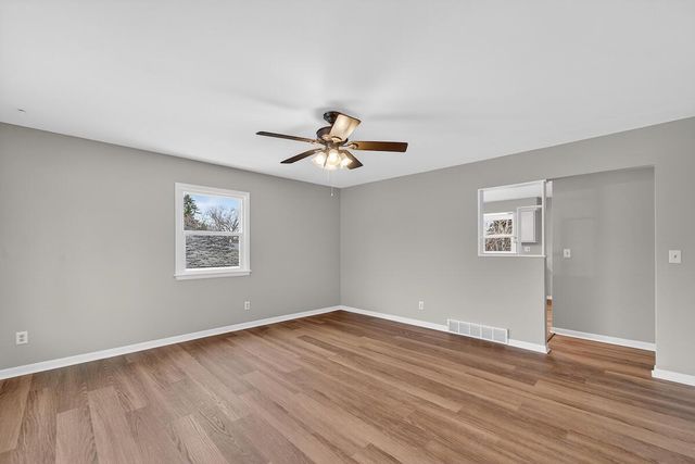 4168 S Kingan AVENUE, Saint Francis, WI 53235