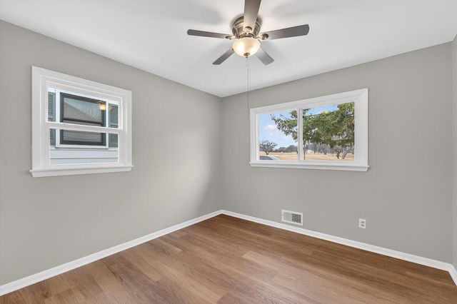 4168 S Kingan AVENUE, Saint Francis, WI 53235