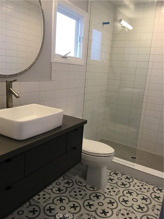 Image 18 of property listing at Address unavailable.